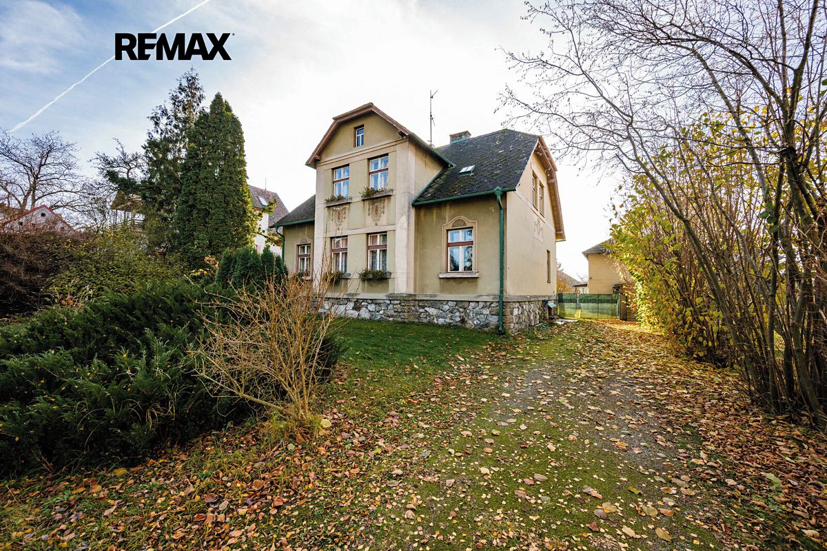 Prodej rodinného domu 216 m², pozemek 1646 m², Planá nad Lužnicí – fotka 1 z 3