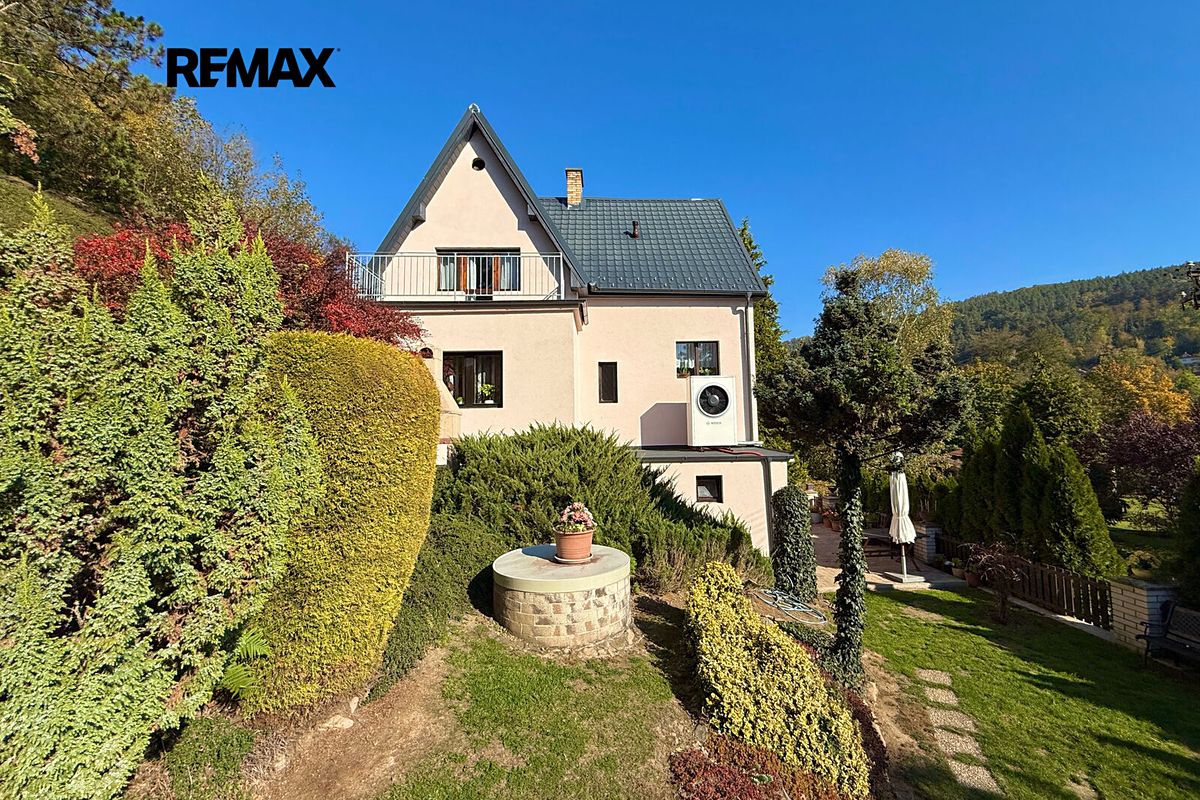 Prodej rodinného domu 164 m², pozemek 1369 m², Stříbrná Skalice – fotka 1 z 3