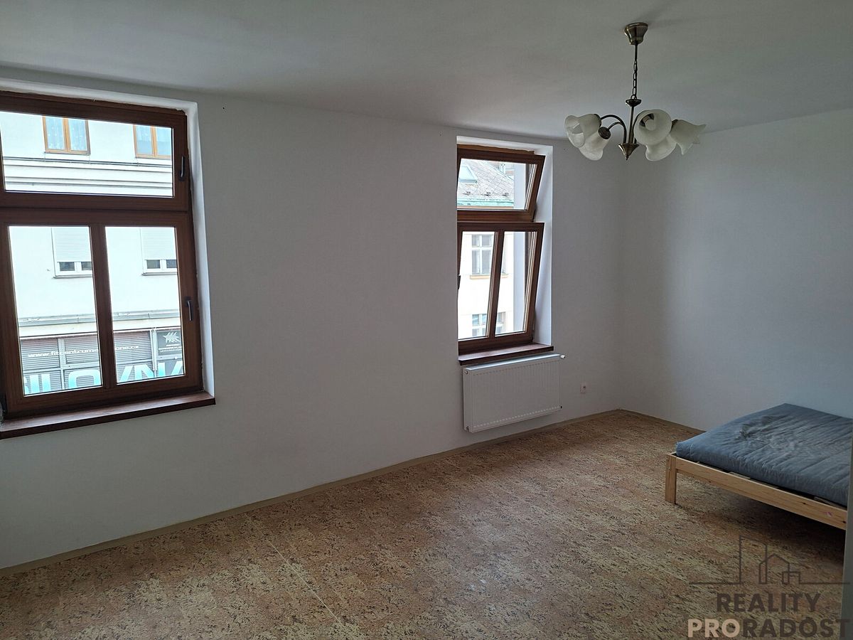 Pronájem bytu 2+1 77 m² – fotografie 3