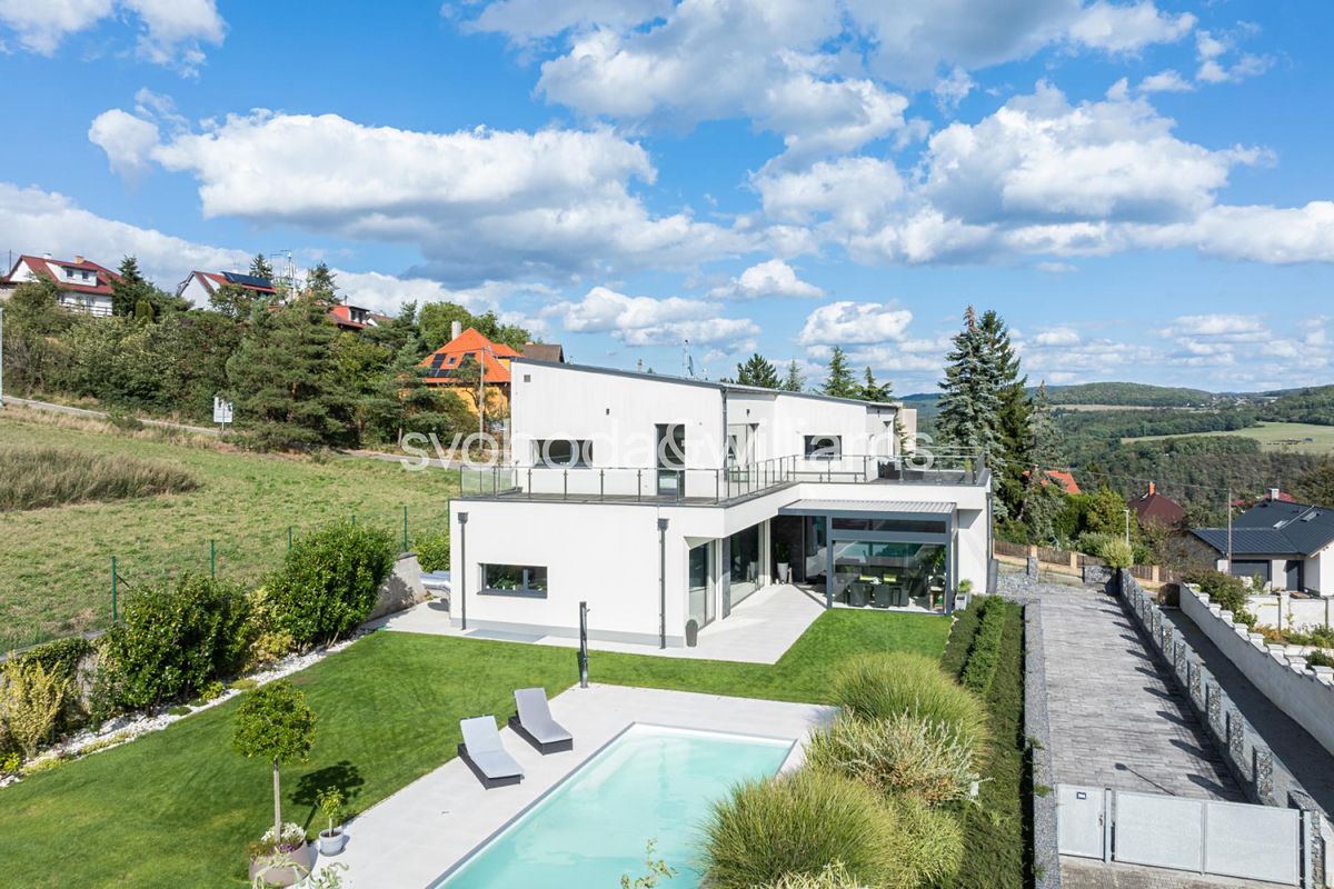 Prodej rodinného domu 419 m², pozemek 1234 m², Davle – fotka 1 z 3