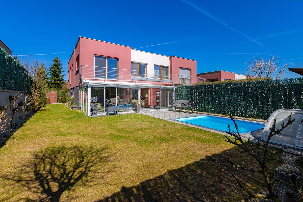 Prodej rodinného domu 163 m², pozemek 381 m², Roztoky – fotka 1 z 3