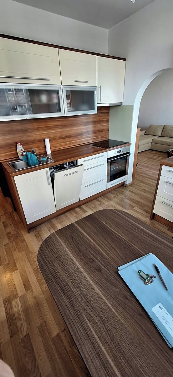 Pronájem bytu 3+1 74 m², Praha – fotka 1 z 3
