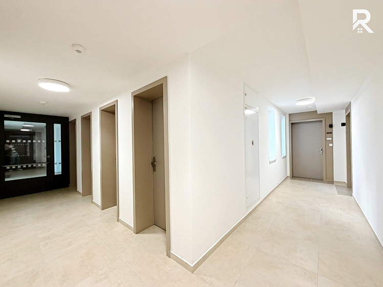 Pronájem bytu 2+kk, 59 m² (6 z 17)