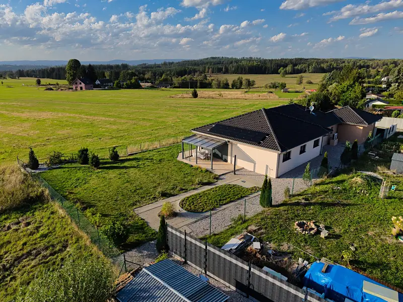Prodej rodinného domu 190 m², pozemek 1000 m², Kolová – náhled fotky 3