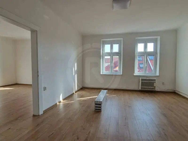 Pronájem bytu 2+1 90 m², České Budějovice – náhled fotky 1