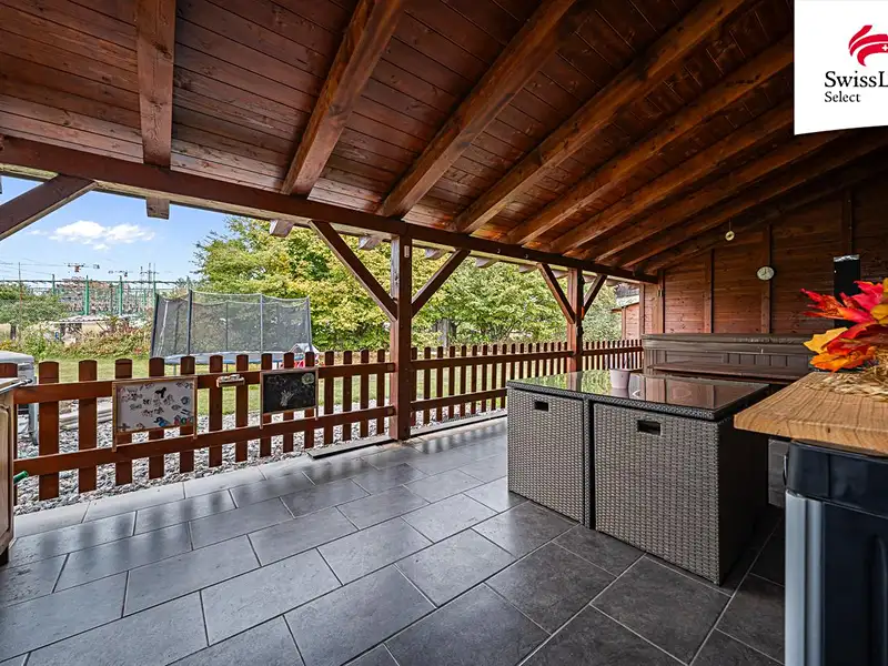 Prodej rodinného domu 196 m², pozemek 1869 m², Trutnov – náhled fotky 3