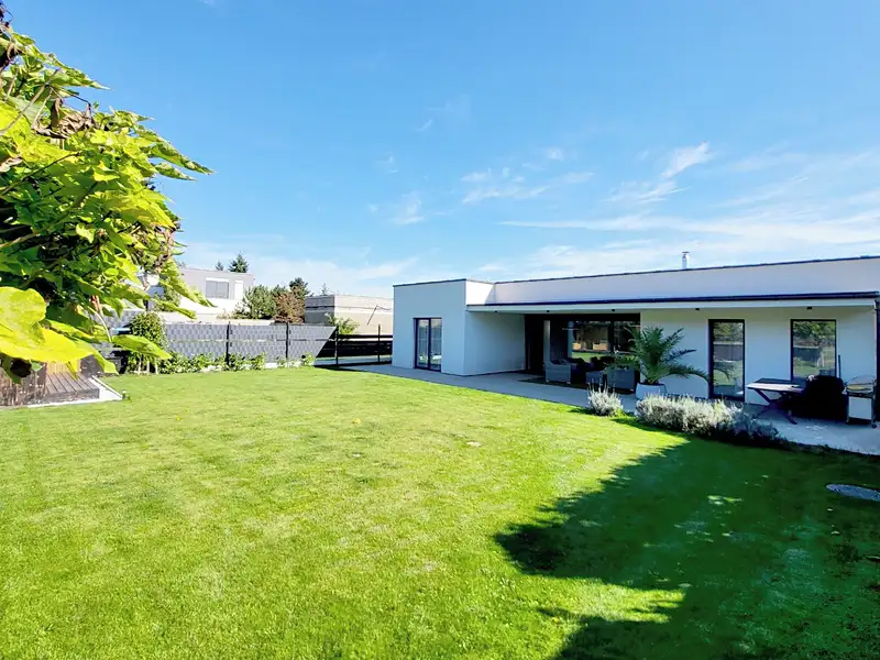 Pronájem rodinného domu 158 m², pozemek 538 m², Modřice – náhled fotky 1