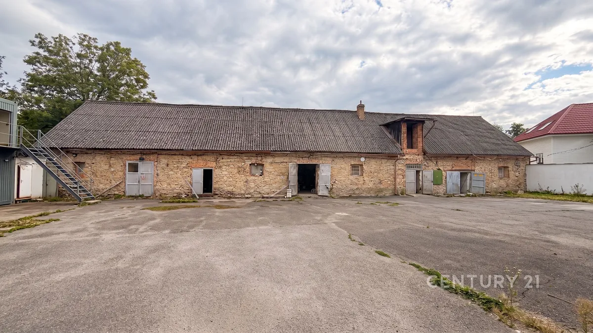 Pronájem skladového prostoru 552 m²