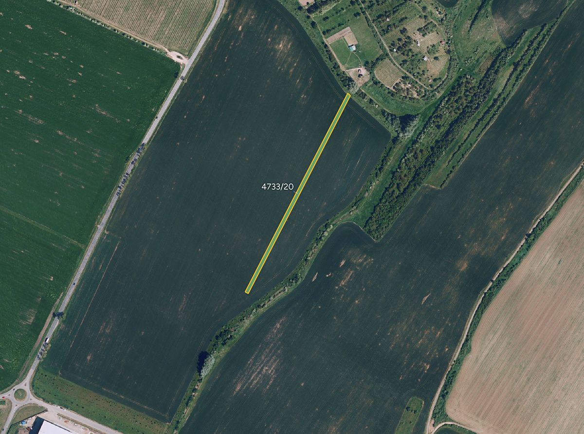 Prodej pole 2550 m², Hustopeče – fotka 1 z 3