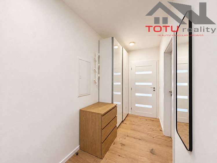 Pronájem bytu 2+kk, 38 m² (13 z 14)