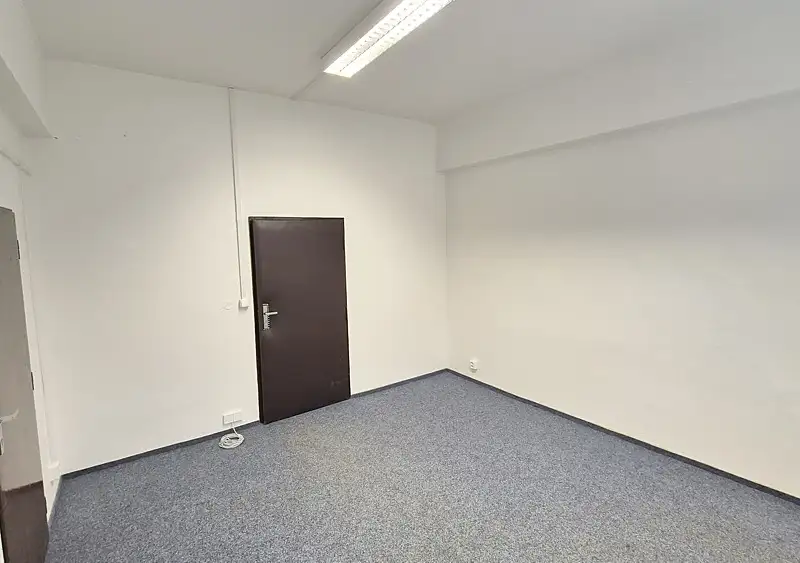 Pronájem kanceláře 17 m², Praha – náhled fotky 2