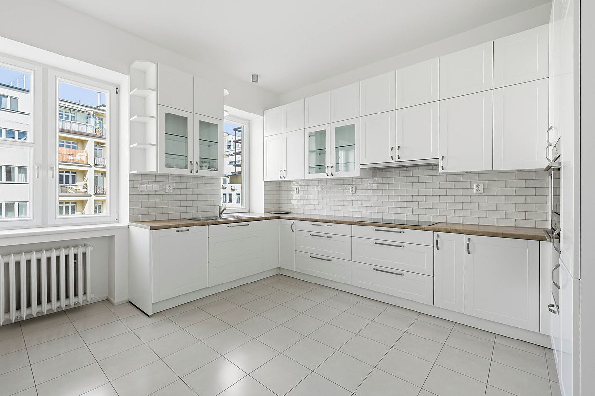 Pronájem bytu 4+1 140 m², Praha – fotka 1 z 3