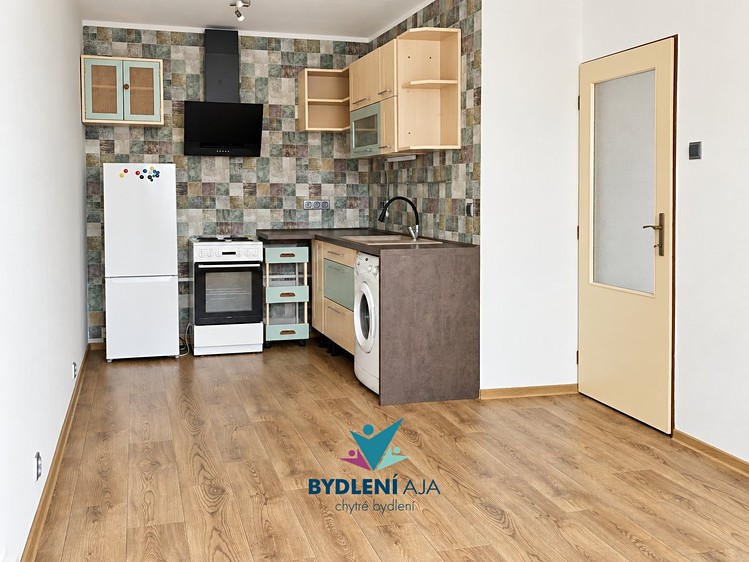 Pronájem bytu 2+kk, 41 m² (1 z 10)