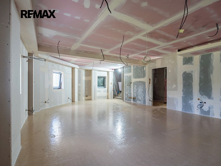 Комерційне приміщення на продаж, 703 м² (10 з 30)