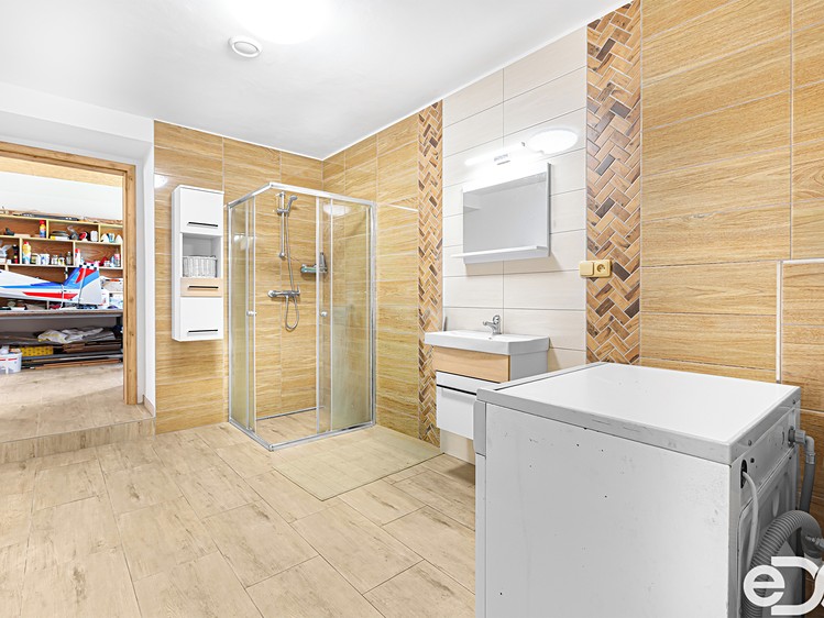 Prodej domu, 230 m² (10 z 13)