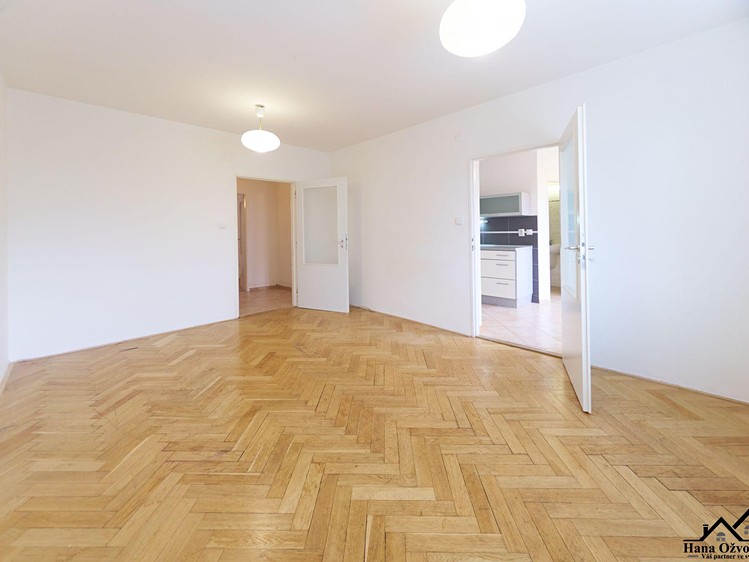 Pronájem bytu 2+1, 59 m² (13 z 26)