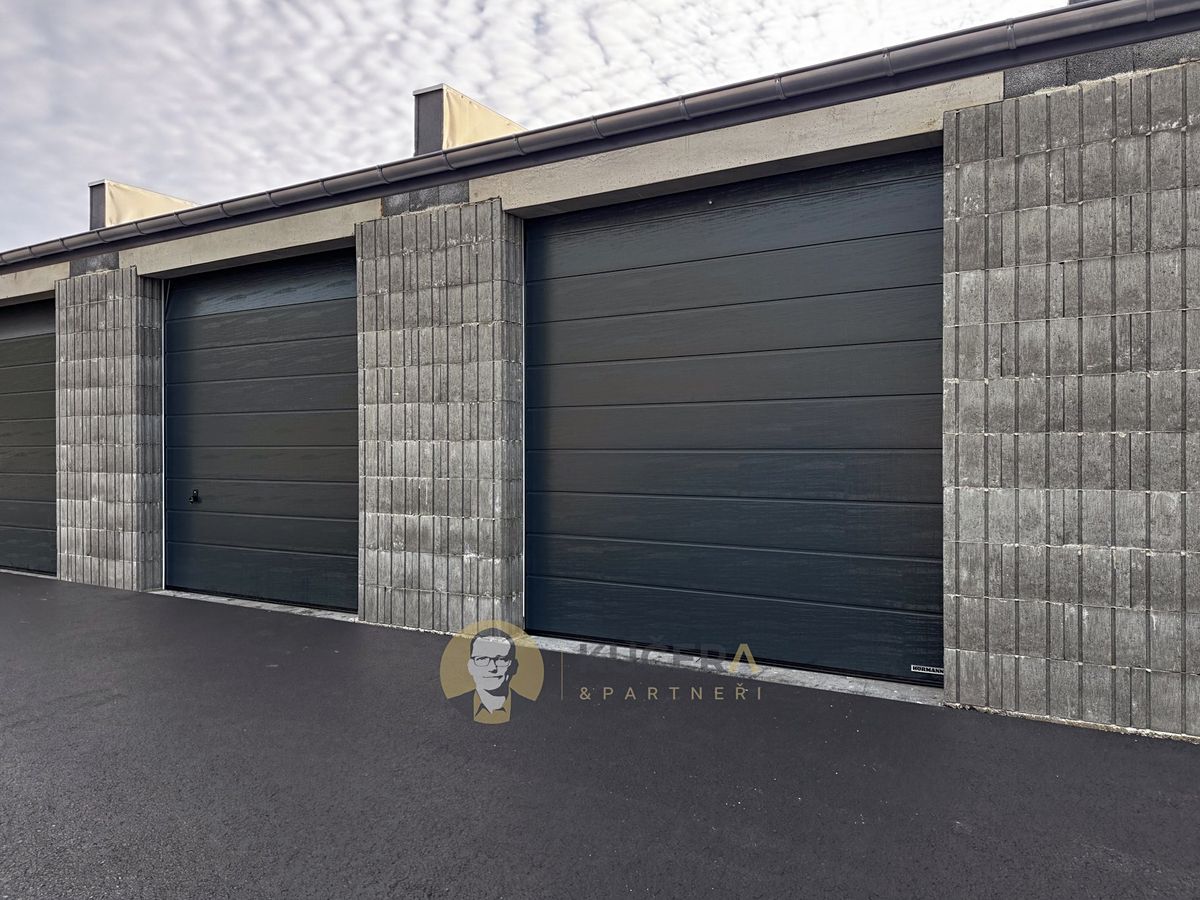 Pronájem garáže 23 m², Neratovice – fotka 1 z 3