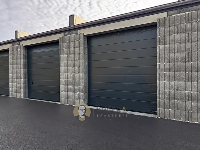 Pronájem garáže 23 m², Neratovice – náhled fotky 1