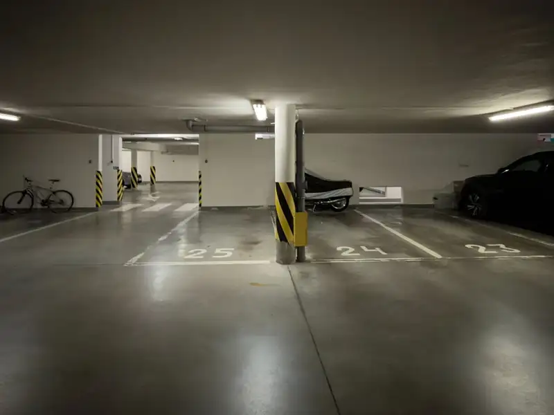 Pronájem garážového stání 25 m², Praha – náhled fotky 3