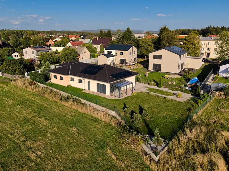 Prodej rodinného domu 190 m², pozemek 1000 m², Kolová – náhled fotky 2