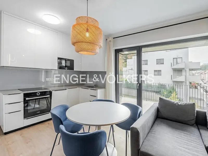 Pronájem bytu 2+kk 56 m², Praha – náhled fotky 2
