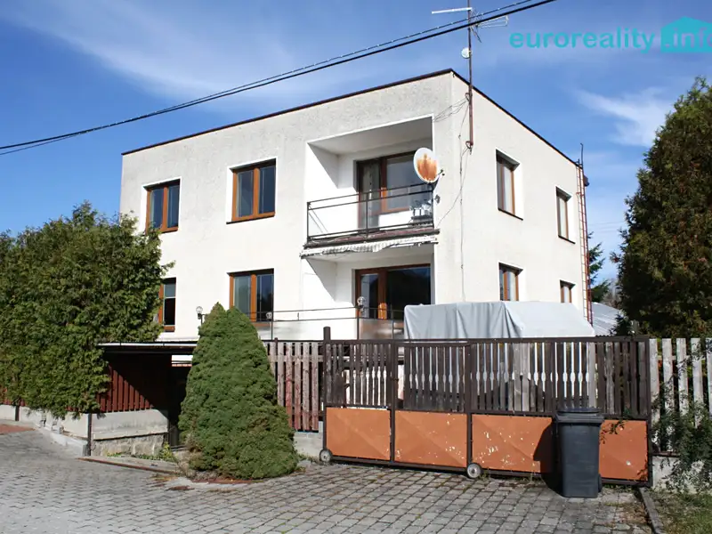 Prodej rodinného domu 295 m², pozemek 1452 m², Klatovy – náhled fotky 1