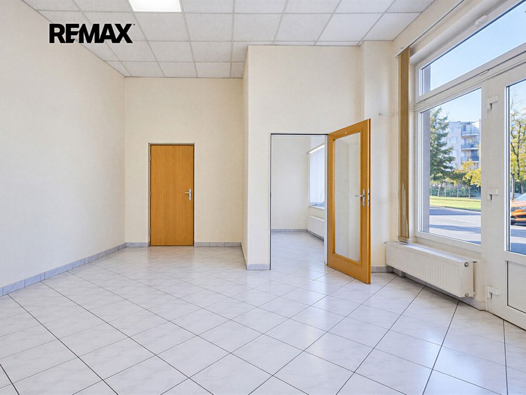 Комерційне приміщення на продаж, 69 м² (13 з 25)