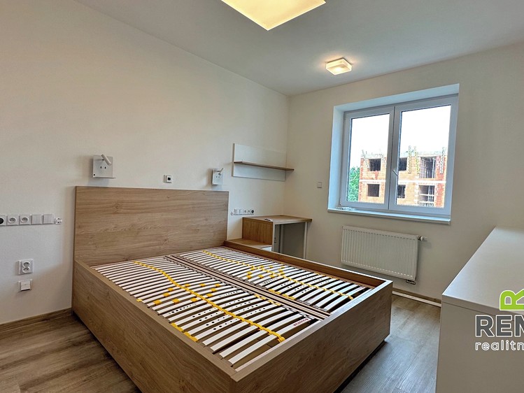 Pronájem bytu 2+kk, 57 m² (5 z 11)