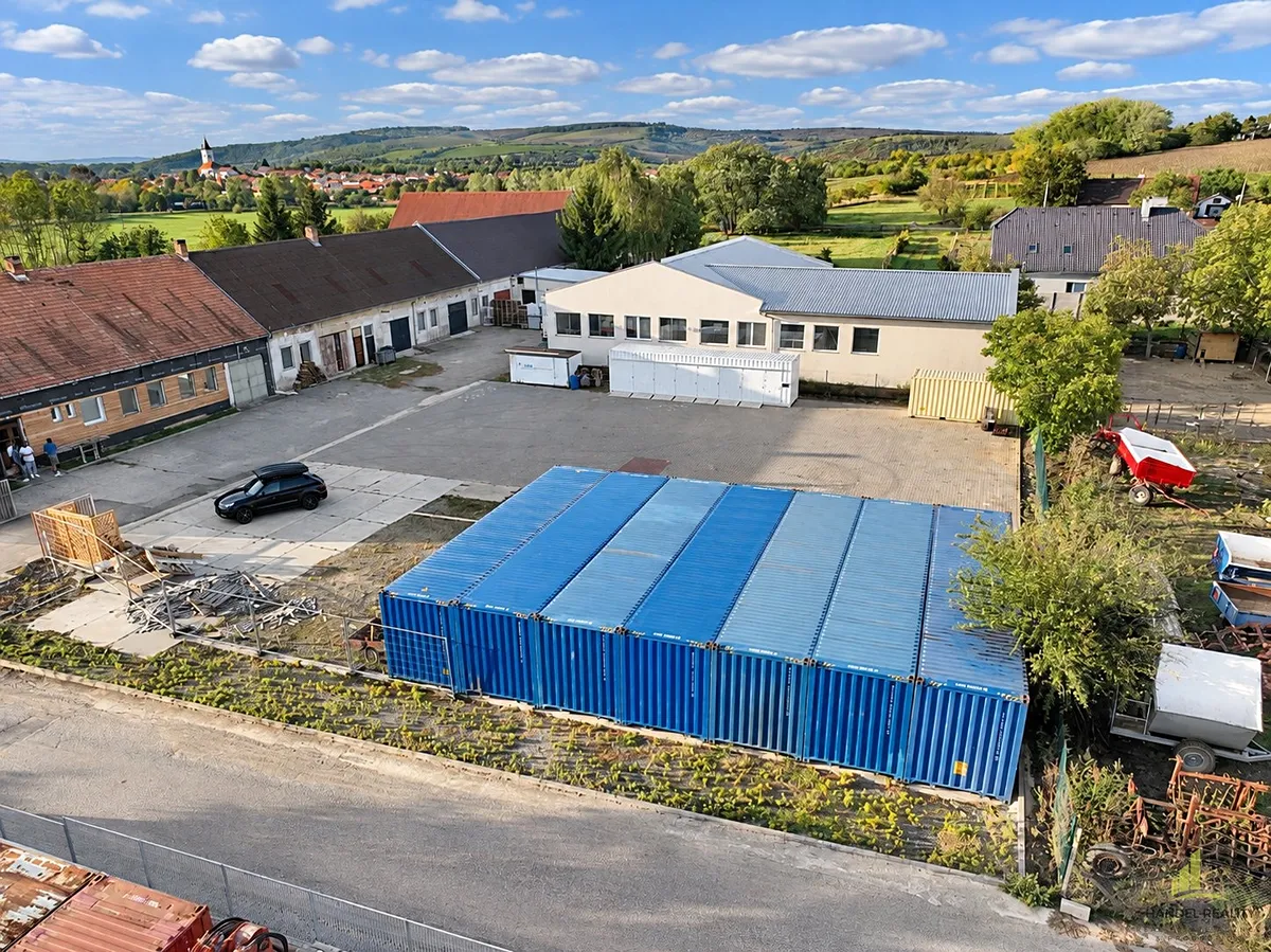 Pronájem skladového prostoru 900 m²