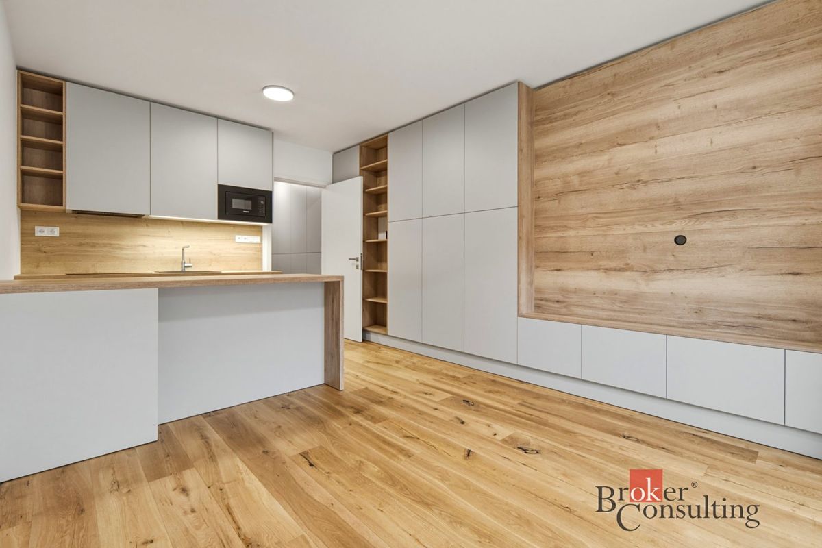 Pronájem bytu 1+kk 29 m², Hradec Králové – fotka 1 z 3