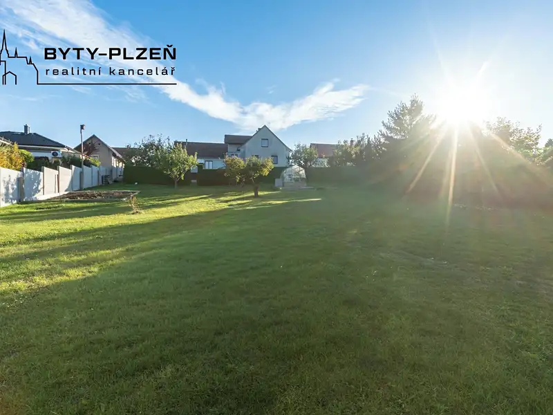 Prodej stavebního pozemku 684 m², Všenice – náhled fotky 3