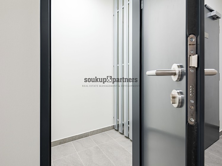 Pronájem bytu 2+kk, 62 m² (14 z 16)