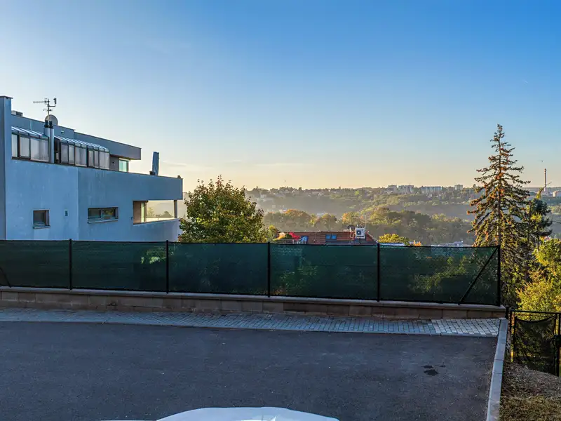 Prodej stavebního pozemku 863 m², Praha – náhled fotky 2