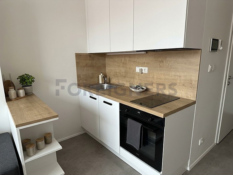 Квартира 1+kk в оренду, 20 м² (6 з 10)