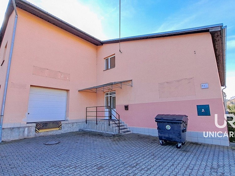Prodej komerčního prostoru, 834 m² (13 z 35)