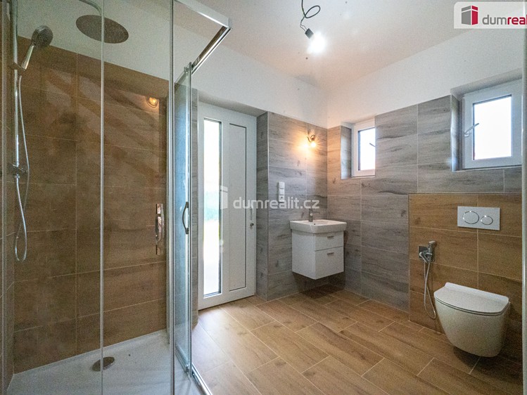 Prodej domu, 187 m² (10 z 30)
