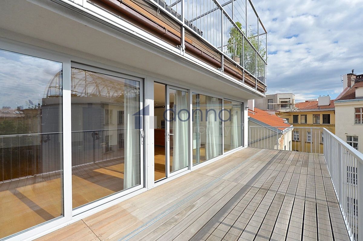 Pronájem bytu 4+kk 203 m², Praha – fotka 1 z 3