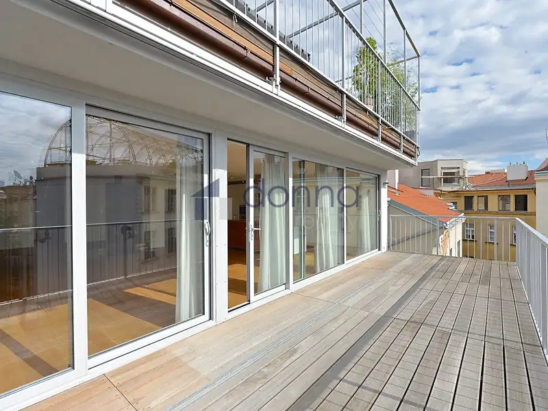 Pronájem bytu 4+kk 203 m², Praha – náhled fotky 1