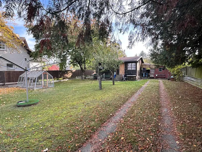 Prodej stavebního pozemku 465 m², Ohrobec – náhled fotky 2