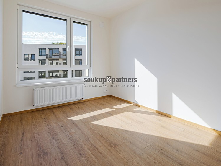 Pronájem bytu 2+kk, 62 m² (7 z 16)
