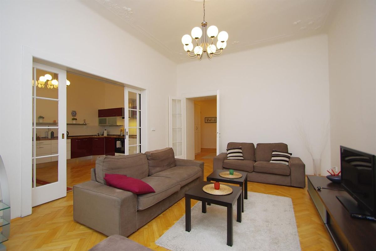 Pronájem bytu 3+1 108 m², Praha – fotka 1 z 3