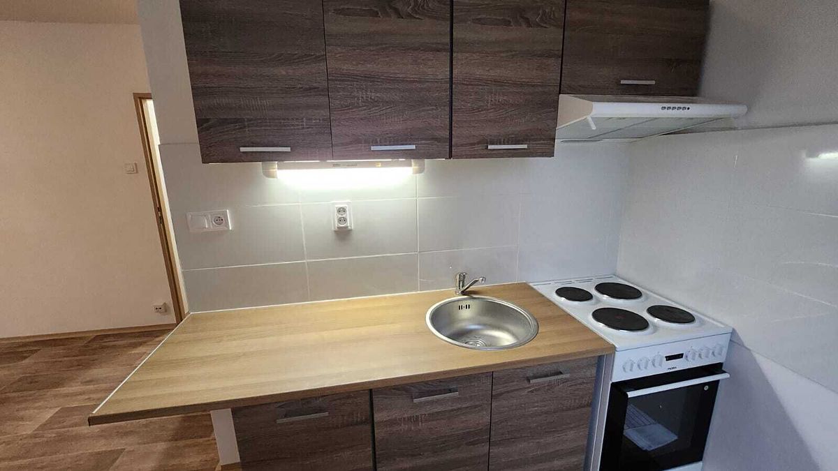 Pronájem bytu 2+kk 40 m² – fotografie 3