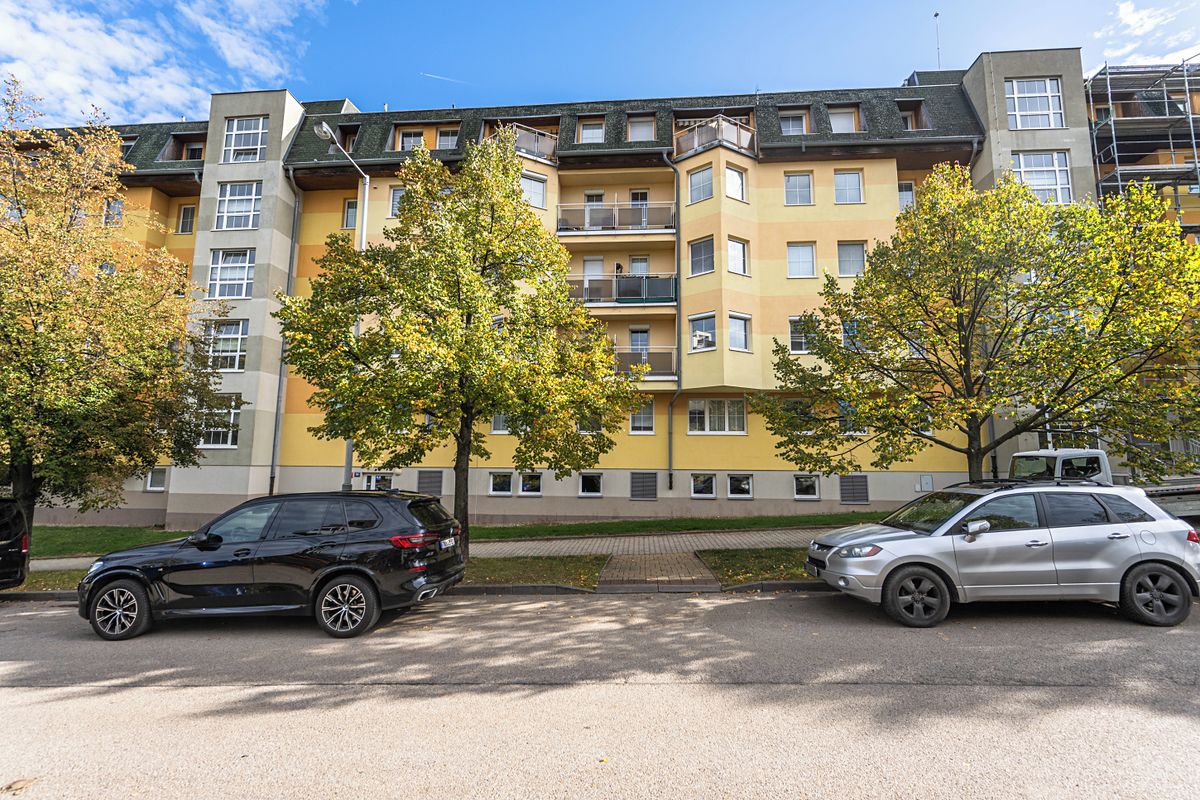 Prodej bytu 3+1 75 m², Praha – fotka 1 z 3