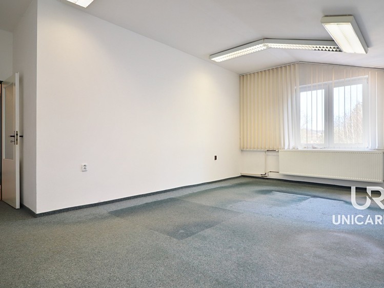 Prodej komerčního prostoru, 834 m² (26 z 35)