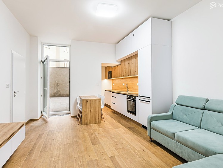 Pronájem bytu 2+kk, 50 m² (1 z 16)