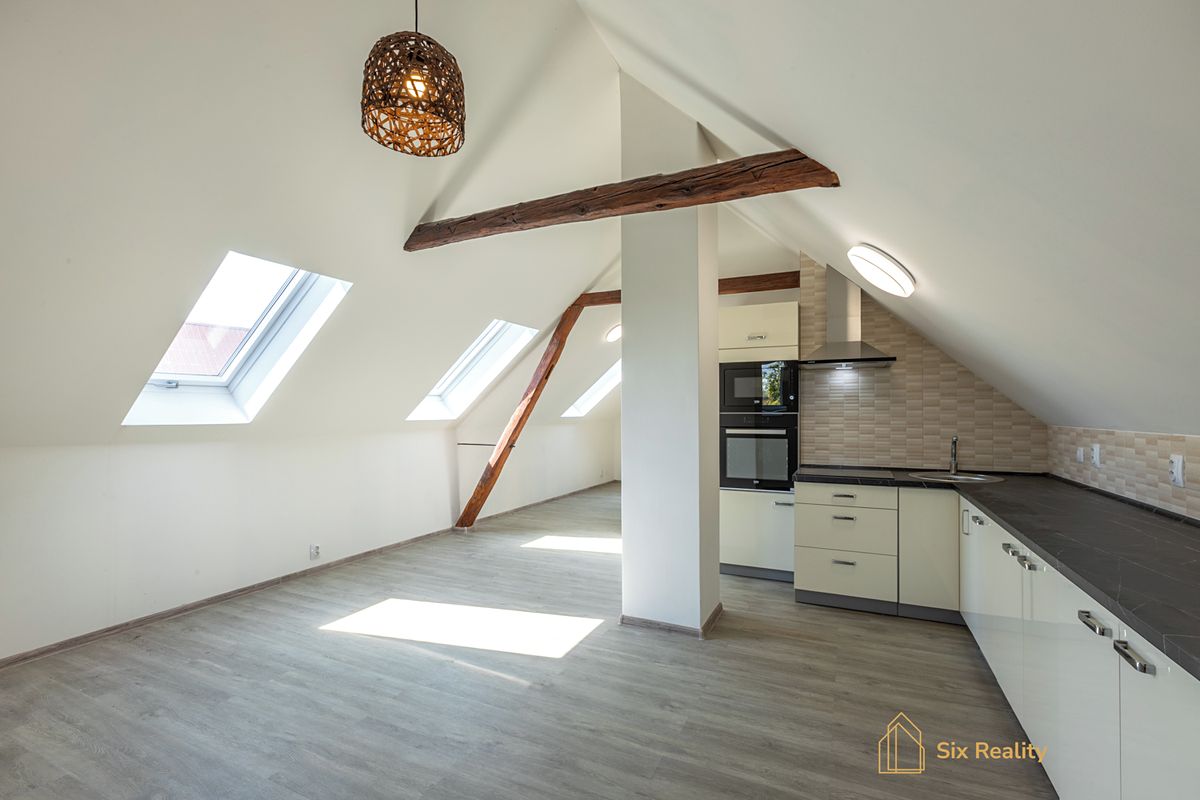 Prodej bytu 3+kk 91 m², Krupá – fotka 1 z 3