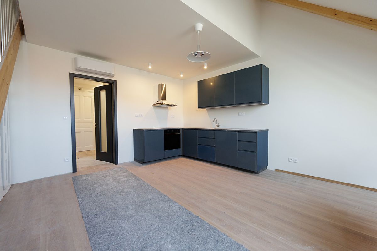 Pronájem bytu 2+kk 74 m² – fotografie 2