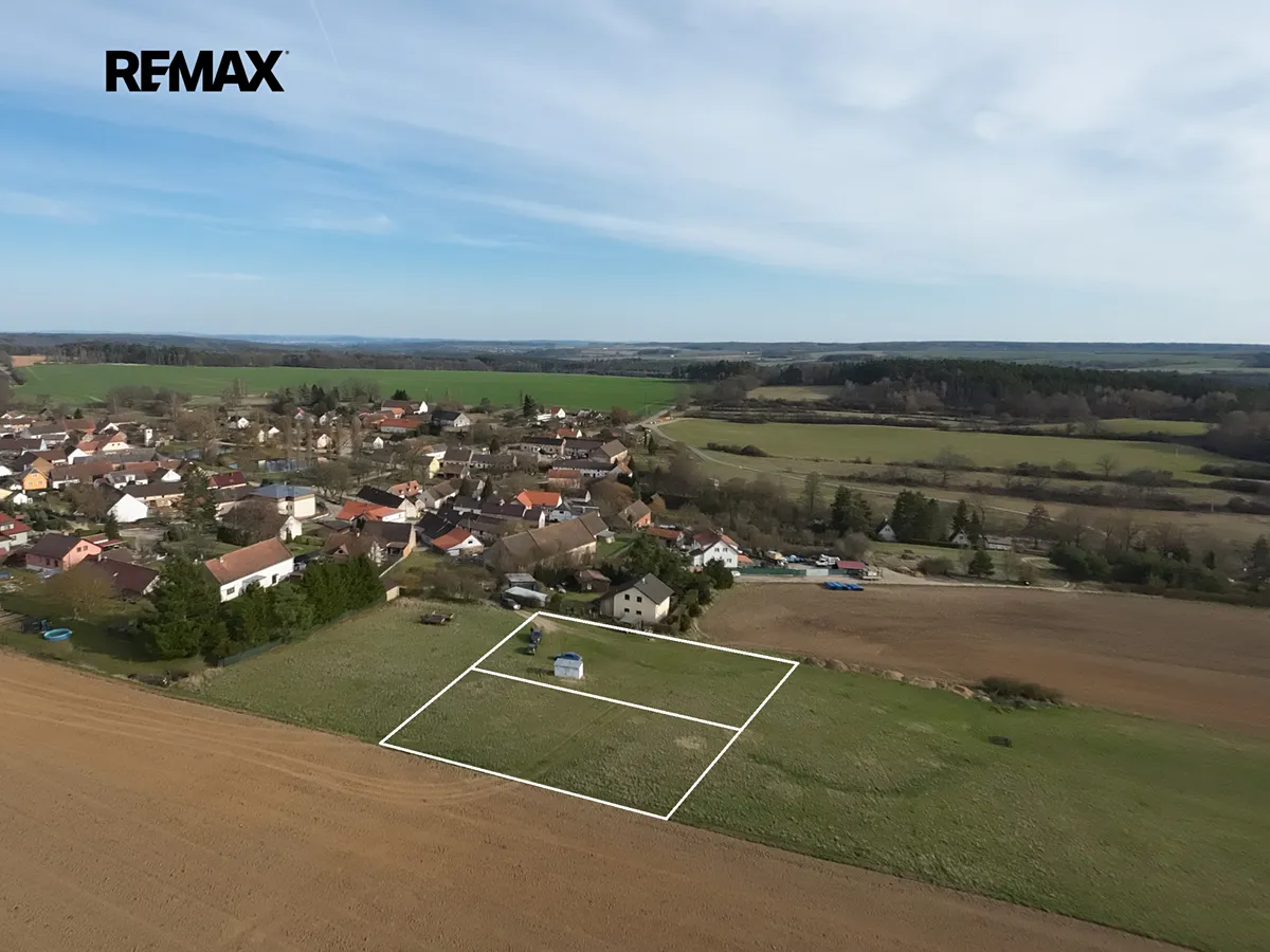 Prodej stavebního pozemku 1250 m²