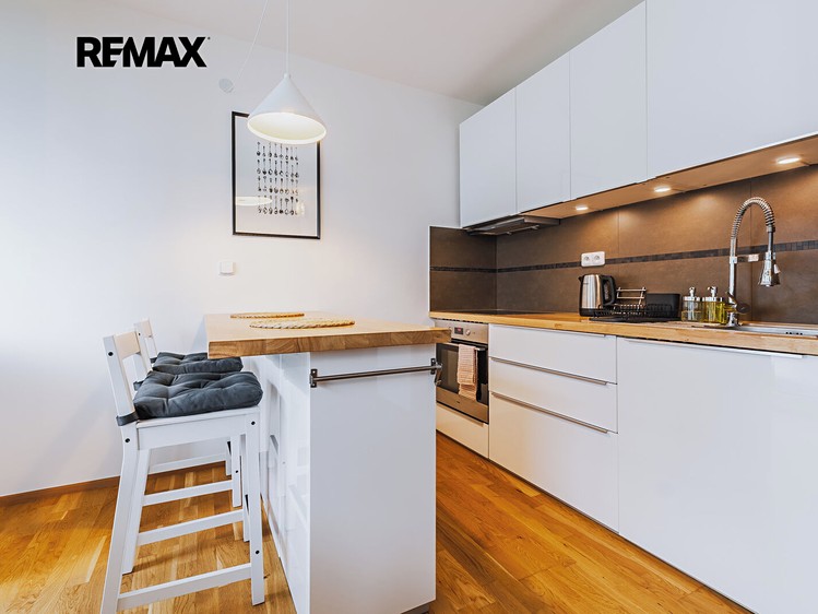 Квартира 1+kk в оренду, 35 м² (1 з 15)