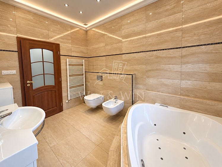 Prodej domu, 167 m² (16 z 31)
